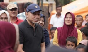 Zulhas Cek Lokasi Pengungsian, Langsung Koordinasi dengan PLN soal Listrik
