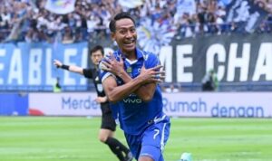 Selebrasi gelandang Persib Beckham Putra Nugraha usai membobol gawang Persija (Foto RMOLJabar Gilang Mustopa))