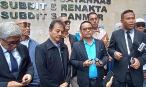 Roy Suryo Tempuh Jalur Hukum, Tujuh Relawan Jokowi Dilaporkan ke Polda Metro rs