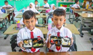 BGN Tegaskan Bahan Pabrikan Dilarang dalam Program MBG, UMKM Jadi Prioritas Utama