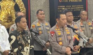 Kapolri Sampaikan Temuan Mengejutkan: Kayu yang Terbawa Banjir Diduga Hasil Tebangan Mesin