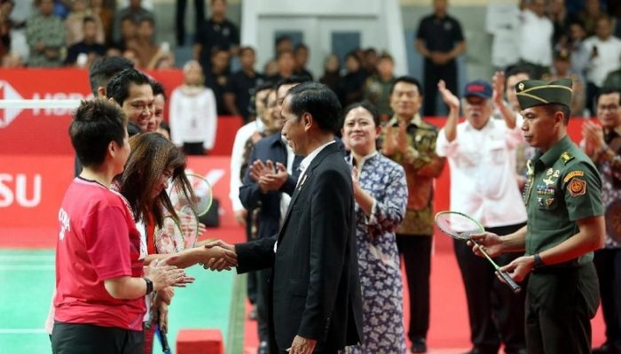 Jokowi Ungkap Alasan Pengiriman Surat Suara ke Taipei Sebelum Jadwal Resmi!