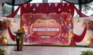 Wujudkan Generasi Kreatif, SMA Negeri 1 Idi Gelar Ragam Pertunjukan Seni Tradisional dan Modern be d a b edce