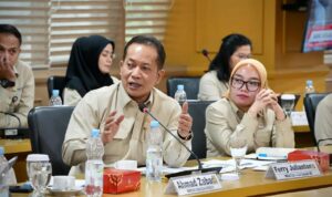 Tekan Pengangguran Desa, Menkop Ajak Sarjana Muda Kelola 80 Ribu Kopdes Merah Putih bfc de f c adeb