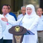 Gubernur Khofifah Tegaskan WFH Tidak Boleh Ganggu Pelayanan Publik image x cafef