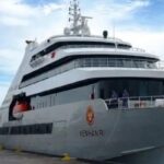 kapal pesiar ekspedisi J Explorer ()