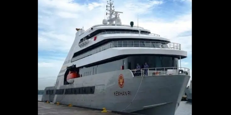kapal pesiar ekspedisi J Explorer ()