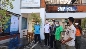 Monitoring Penerapan Aplikasi PeduliLindungi ke Satuan Pendidikan