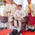 Jokowi Joko Widodo injak kepala kerbau Lampung