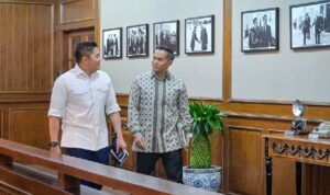 Sekretaris Kabinet Teddy Indra Wijaya menerima Ketua Umum Kamar Dagang dan Industri (Kadin) Ind heic ()