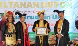 Menag Nasaruddin Umar Terima Anugerah Gelar Adat dari Kesultanan Buton KEENXJNEDMKBAQC