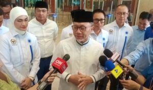 Ketua Umum Partai Amanat Nasional, Zulkifli Hasan, dijadwalkan memberikan arahan kepada anggota Fraksi PAN DPR RI WhatsApp Image at