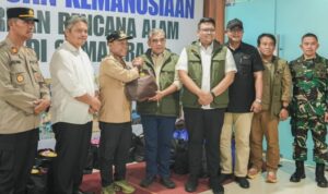 Ketua MPR Distribusikan 5.000 Sembako untuk Korban Bencana di Tapanuli WhatsApp Image at cebe