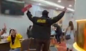 Penggerebekan kasino di Batam