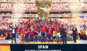 Trump Disoraki Saat Upacara Penyerahan Trofi Piala Dunia 2026, Sempat Berada di Podium Juara Spanyol Screenshot debbffeedffccbab