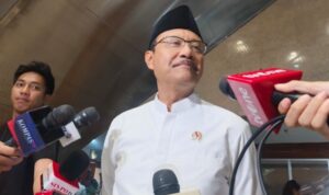Menteri Sosial Saifullah Yusuf memberikan klarifikasi terkait beredarnya informasi mengenai 11 juta peserta BPJS Kesehatan saifullah yusuf sarah