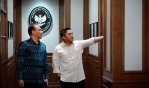 CEO GoTo Hans Patuwo dan Seskab Teddy Indra Wijaya (Foto Instagram) CEO GoTo Hans Patuwo dan Seskab Teddy Indra Wijaya (Foto Instagram)