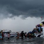 Tak Ada Korban Jiwa, 35 Turis Tercebur ke Laut, Jembatan Dermaga di Nusa Penida Ambruk