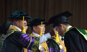 Dirkumad Pimpin Wisuda Sarjana dan Pascasarjana STHM 2024, Kasad: "Gelar Bukan Akhir, Tapi Awal Pengabdian"