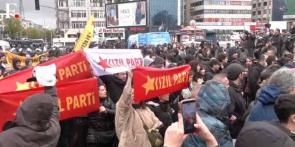 Demonstrasi Hari Buruh pada Mei di Turki berujung ricuh (Tangkapan layar RMOL dari siaran YouTube First Post)