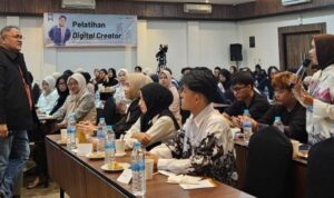 Direktur Geopolitik GREAT Institute Dr Teguh Santosa saat mengisi workshop di Palembang Sabtu Mei