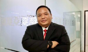 Dr Handi Risza ruang kaca