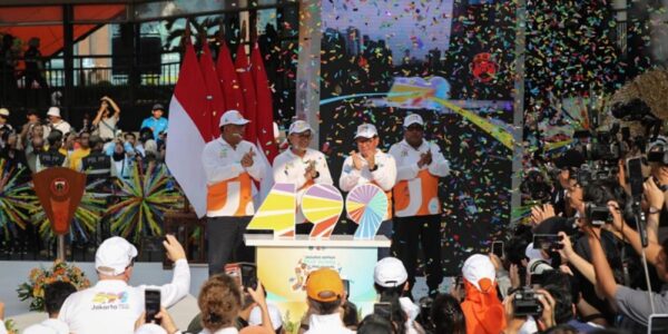 Gubernur DKI Jakarta Pramono Anung resmi membuka Pencanangan Hari Ulang Tahun (HUT) ke Kota Jakarta di Plaza Festival Pedestrian Jalan H R Rasuna Said Kuningan Jakarta Selatan (Foto Berita Jakarta)
