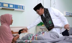 Gubernur DKI Jakarta Pramono Anung saat menjenguk siswa yang menjadi korban dugaan keracunan Makan Bergizi Gratis (MBG) beberapa waktu lalu (Foto PPID) Gubernur DKI Jakarta Pramono Anung saat menjenguk siswa yang menjadi korban dugaan keracunan Makan Bergizi Gratis (MBG) beberapa waktu lalu (Foto PPID)