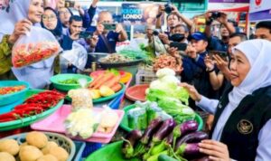 Gubernur Jawa Timur Khofifah Indar Parawansa saat di Pasar Klojen Kota Malang (Foto Istimewa) Gubernur Jawa Timur Khofifah Indar Parawansa saat di Pasar Klojen Kota Malang (Foto Istimewa)