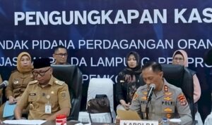 Gubernur Lampung Rahmat Mirzani Djausal dan Kapolda Lampung Irjen Helfi Assegaf