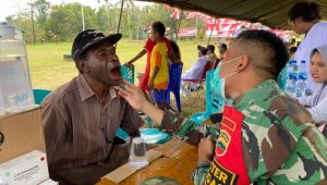 “Untuk Mu Papua Ku” Satgas Yonif 126/KC Kembali Gelar Pengobatan Massal Dalam Rangka HUT RI Ke-77 Tahun Bagi Masyarakat Perbatasan Papua