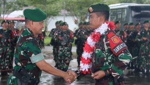 Tiba di Maluku, Satgas Yonarmed 1 Kostrad Disambut Oleh Pangdam XVI/Pattimura