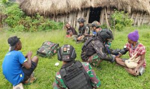 Dengan Komsos, Satgas Pamtas Yonif Raider 142/KJ Dengarkan Dan Bantu Masyarakat