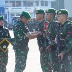Akhiri Penugasan Dengan Prestasi Di Papua, Satgas Pamwiltasrat RI-PNG Yonif 126/KC Di Lepas Kasdam Cendrawasih