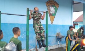 Babinsa Koramil Timika Berikan Materi PBB dan Kesamaptaan Jasmani Bagi Siswa-Siswi SMA Taruna