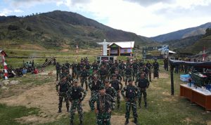 Komandan Satgas Yonif Mekanis 203/AK Meresmikan Monumen Kasih Karunia Di Distrik Malagayneri