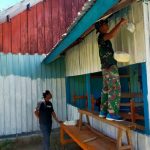Berikan Layanan Terbaik Pada Warga, Satgas Bersinergi Bantu Karya Bakti di Kantor Distrik Kanggime