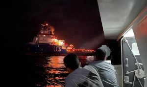 KN. Belut Laut - 406 Bakamla RI Evakuasi Korban Kapal Tenggelam Di Perairan Natuna