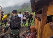 Jalin Silaturahmi, Satgas Yonif 143/TWEJ Bantu Pemakaman Warga Pegunungan Papua