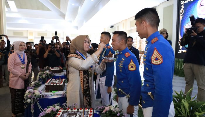 Pengukuhan Ketum DP Sebagai Ibu Kehormatan Taruna Akademi TNI