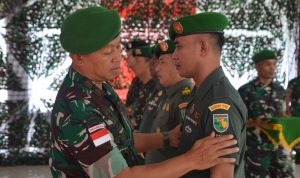 Sejumlah Anggota Kodim 1710/Mimika Menerima Kenaikan Pangkat Pada Periode April 2024