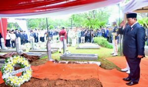 Panglima TNI dan Presiden Prabowo Hadiri Prosesi Pemakaman Kenegaraan Try Sutrisno IMG WA