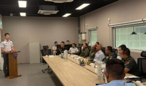 Perkuat Diplomasi Pertahanan, Asintel Panglima TNI Kunjungi Pusat Kontra Terorisme di Singapura IMG WA