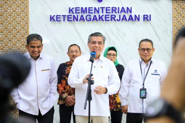 Kado Bulan K Menaker Gratiskan Pembinaan Ahli K Umum