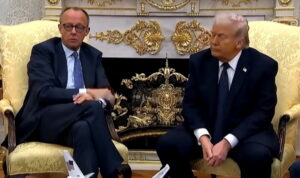 Kanselir Jerman Friedrich Merz dan Presiden AS Donald Trump (Tangkapan layar dari siaran YouTube Reuters) Kanselir Jerman Friedrich Merz dan Presiden AS Donald Trump (Tangkapan layar dari siaran YouTube Reuters)