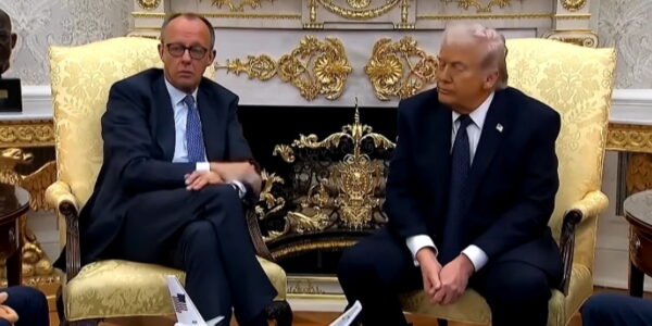 Kanselir Jerman Friedrich Merz dan Presiden AS Donald Trump (Tangkapan layar dari siaran YouTube Reuters)