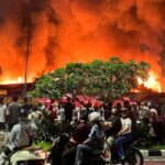 Kebakaran di kawasan permukiman padat penduduk di Kemayoran Gempol belakang Pasar Jiung Senin malam Juni hanguskan ratusan rumah (Foto Polres Metro Jakpus)