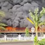 Kebakaran hebat melanda pabrik ban PT Arami Jaya di Desa Harjobinangun Kecamatan Grabag Purworejo (Foto Istimewa)