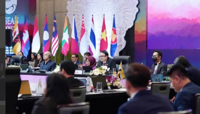 Zulhas Serahkan Tongkat Estafet Serahkan Keketuaan Menteri Ekonomi ke Laos