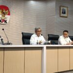 Ketua KPK Setyo Budiyanto (kedua dari kiri)